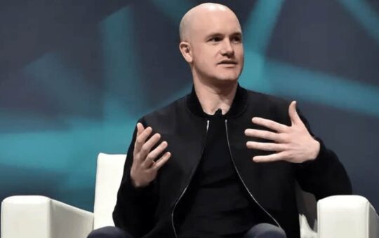 Coinbase CEO Denies Selling ‘Paper Bitcoin’ to BlackRock and cbBTC Claims