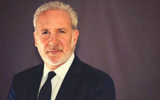 Peter Schiff Questions Market's Bitcoin Obsession as Gold Hits Record Highs