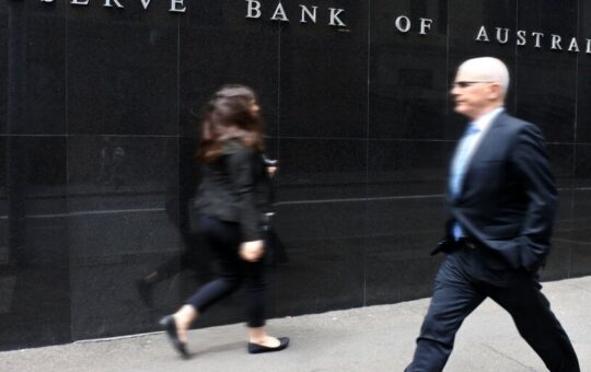 Australia 'Risks' Falling Behind as RBA Governor Rejects Crypto's Financial Role