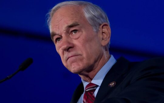 Fed Boss Won’t Leave: Ron Paul Slams Powell’s ‘Untouchable’ Authority