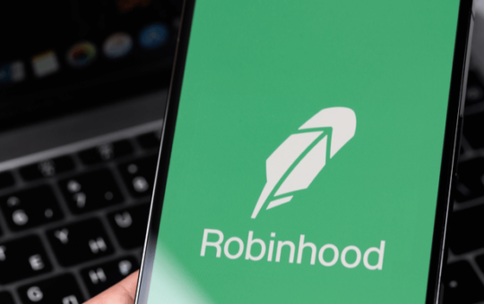 Ein Bild eines Smartphone-Bildschirms mit dem Namen und Logo von Robinhood
