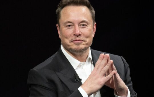Elon Musk's DOGE Exploring Blockchain for Government Efficiency: Bloomberg