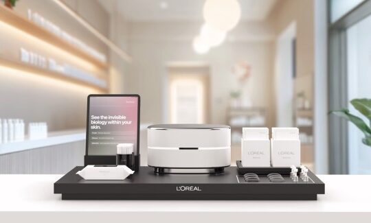 L’Oréal Cell BioPrint in a store.