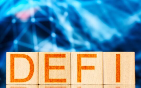 AAVE Price Prediction: Targeting $370-$400 Break Above $340 Resistance by August 31, 2025