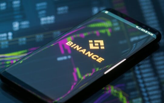 Binance Alerts Traders to Fake Support Calls Designed to Steal Crypto