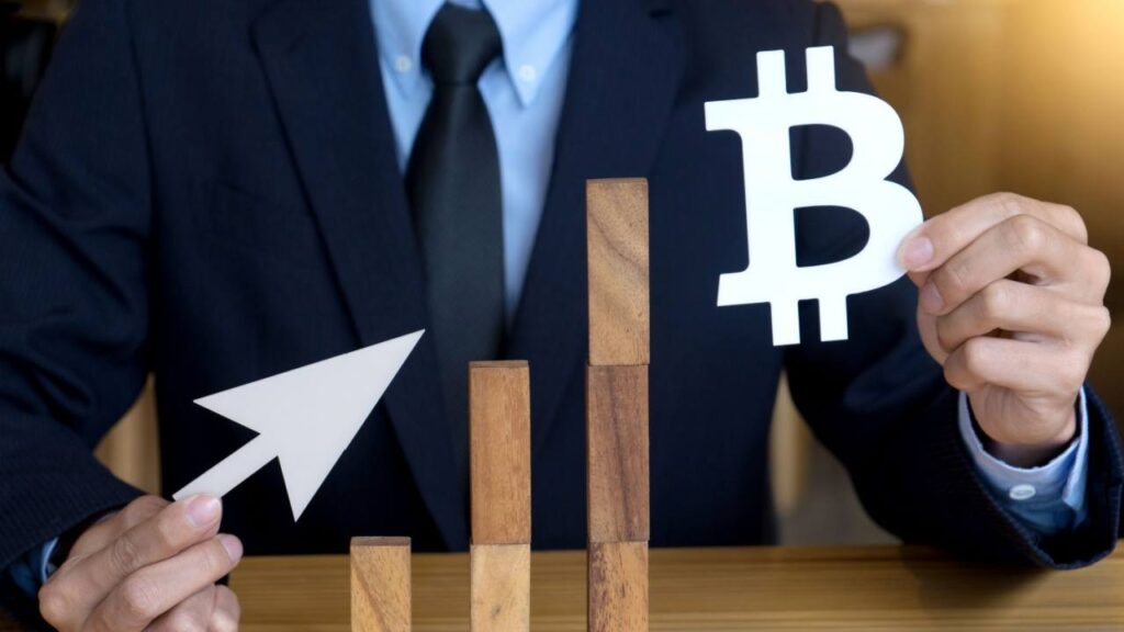 ETF Flows Split: Bitcoin Funds Gain $333 Million Inflow as Ether ETFs Bleed $135 Million