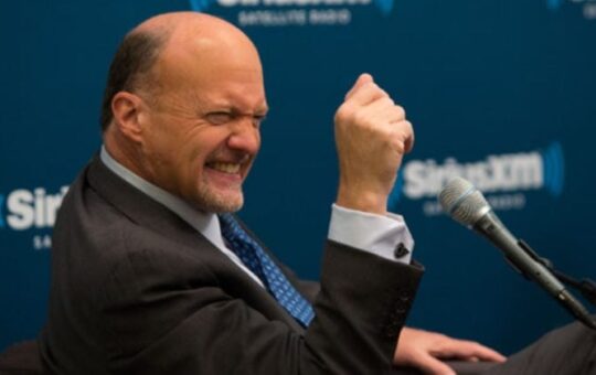 Jim Cramer advocates investing in individual stocks with Apple, Nvidia surge