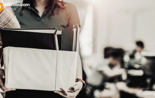 Robert Kiyosaki Warns of Mass Layoffs as Government Shutdown Threat Shakes the System