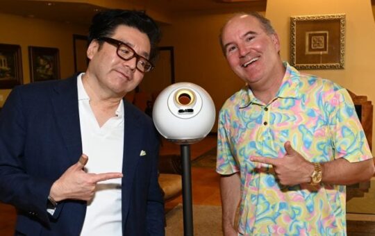 Tom Lee's BitMine and Eightco partner on first-ever Worldcoin treasury