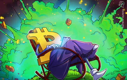 $19B Crash: Buying Opportunity For $200K Bitcoin 2025: Standard Chartered