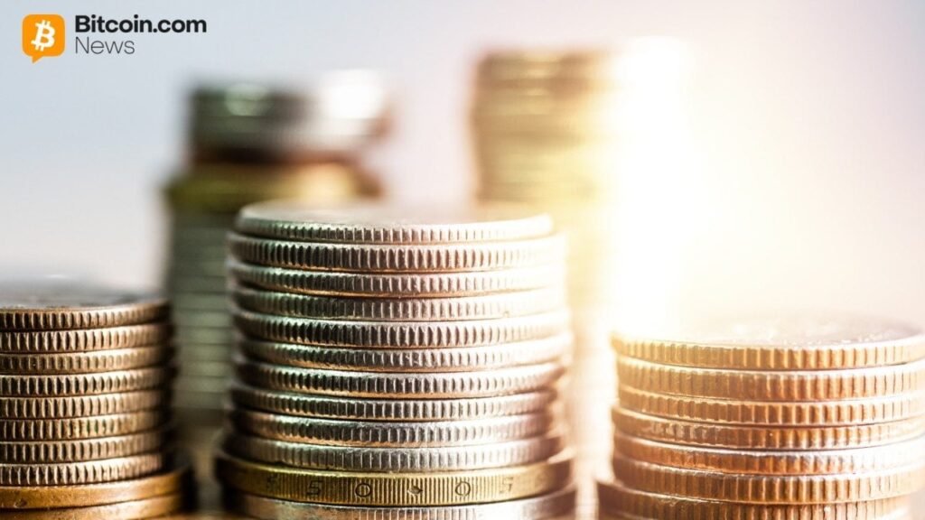 Robert Kiyosaki Predicts Hard Times for the Middle Class, Doubles Down on Bitcoin