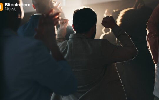 2,000+ Bank Advisors Crowd Bitcoin Briefing Fueling Mainstream Adoption