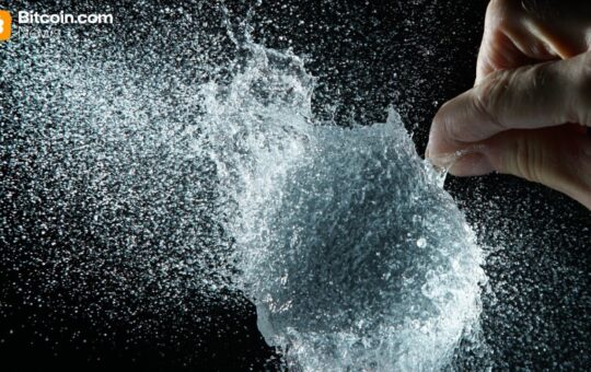 Billionaire Ray Dalio Issues Dire Bubble Warning as Wealth Gaps and Fiscal Strain Deepen