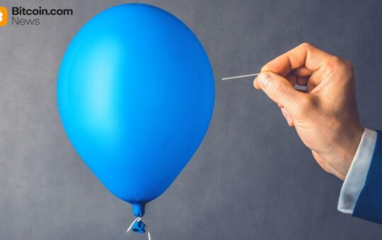 Bitcoin Sinks Again and Stocks Follow, as Fears of an AI Bubble Return