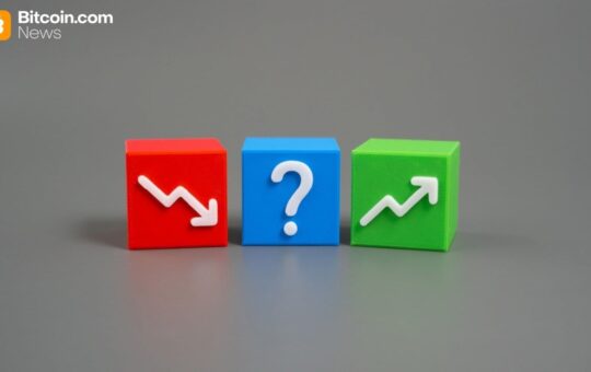 Bitcoin Stabilizes Despite ETF Outflows and Rate Repricing