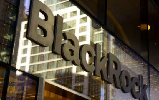 BlackRock deposits $616M in Bitcoin and $200M in Ethereum into Coinbase