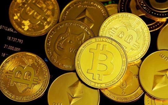 Crypto funds saw $1.9 billion outflow last week, totaling $4.9 billion in four weeks