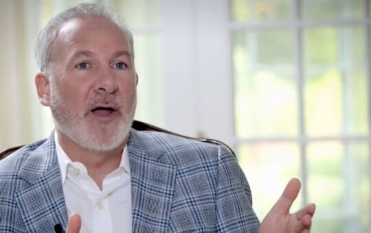 Peter Schiff Doubts Trump’s Crypto Plans, Labels Bitcoin a Ponzi Scheme