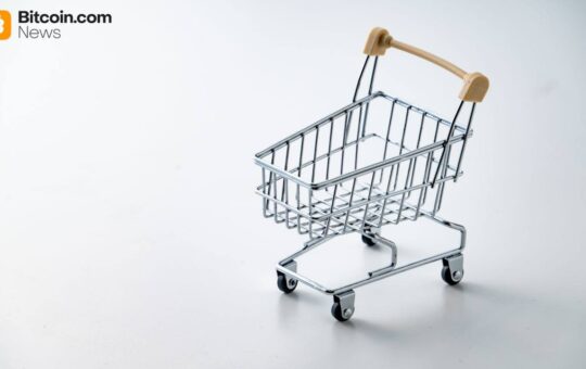 Strategy’s Michael Saylor Denies Bitcoin Sale Rumors: ‘We’re Buying’