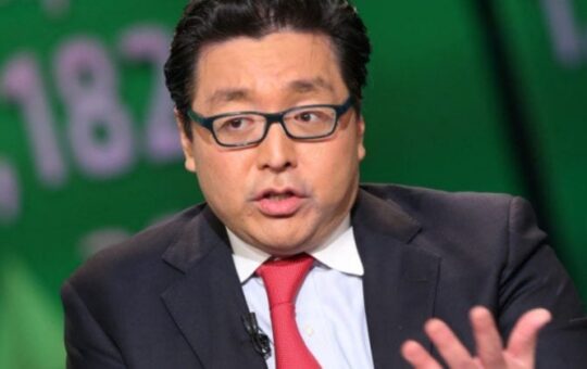 Tom Lee's BitMine reports $328M in profit, prepares to launch MAVAN Ethereum staking in Q1 2026