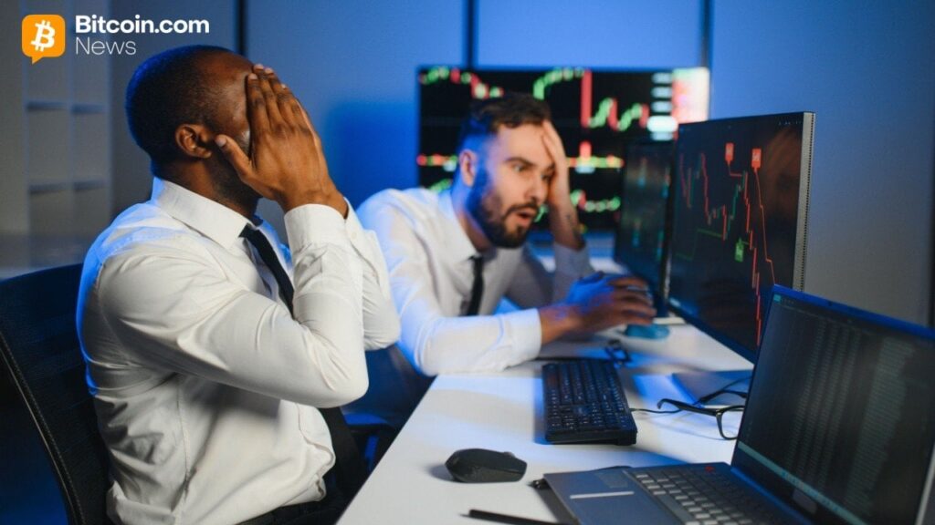 Bitcoin, Ether ETFs Outflows Deepen as Solana and XRP Stay Resilient