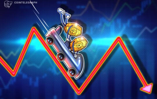 Bitcoin Outperforms Altcoins Despite Market-Wide Decline