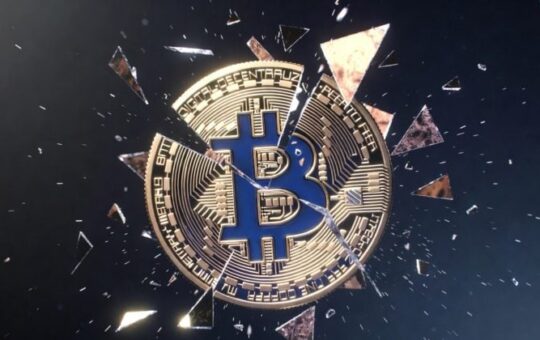 Bitcoin price drops below $91,000, leading to $135M long liquidations