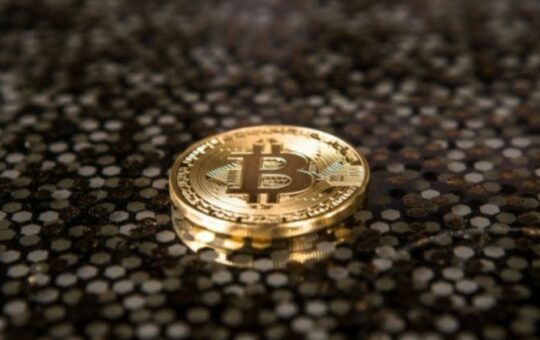 BlackRock sends $382M in Bitcoin and $220M in Ethereum to Coinbase