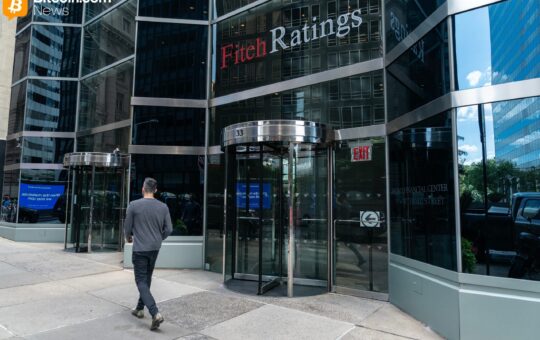 Fitch Warns: US Banks’ Crypto Exposure Threatens Credit Ratings