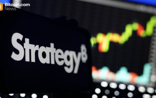 Strategy Holds Nasdaq-100 Slot—Saylor Says ‘Bitcoin Hoarding Will Continue’