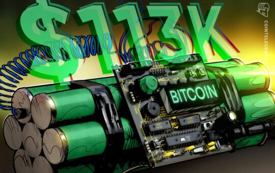 Bitcoin Recoils to $95K, But Classic Chart Pattern Projects 18% Gains