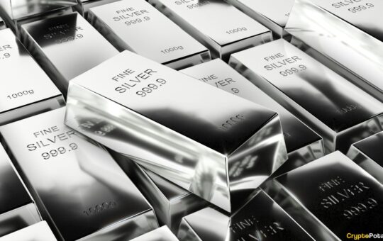 Crypto Traders Pile Into Silver FOMO Before 15% Crash