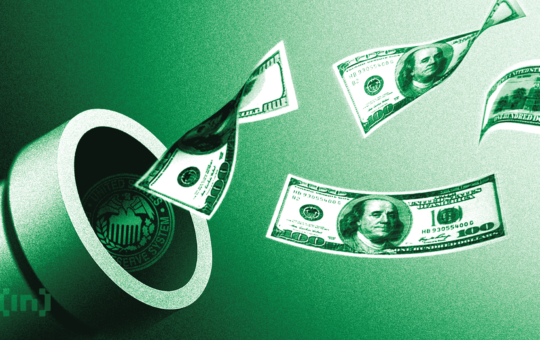 What Analysts Say as Bitcoin Decouples From Global M2 in 2026