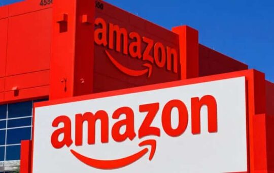 Amazon stock sinks 10% despite earnings beat on $200B capex shock
