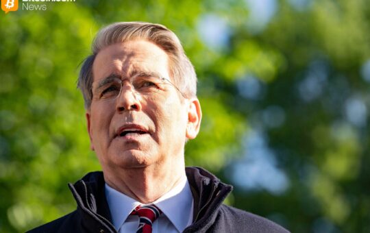 Beijing Urges Lenders to Limit US Debt Exposure Amid Market Volatility