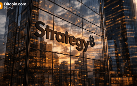 Saylor Announces Fresh 2,486 BTC Buy, Strategy Nears 720,000 BTC