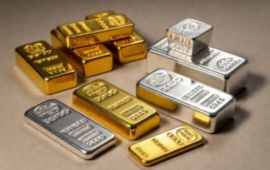 Silver, gold tumble as stronger dollar hits precious metals