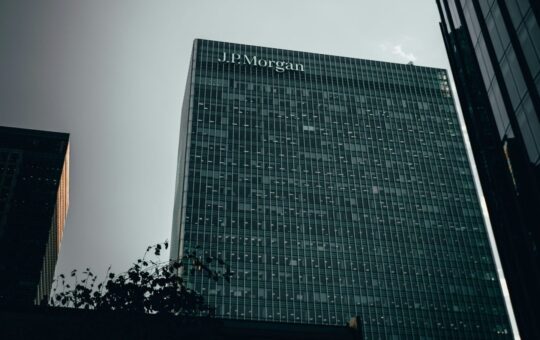 JPMorgan begins tracking how employees use AI at work