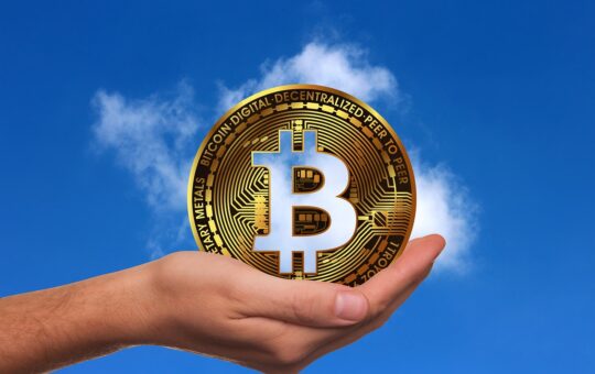 Pundit Uses Bitcoin Halving Cycle To Show Exactly When To Start Buying BTC Again