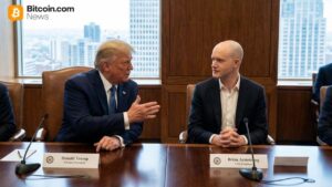 Trump Meets Coinbase CEO, Blames Banks for Stalling Crypto Bill
