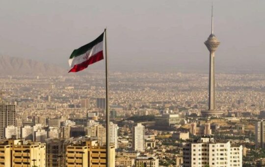 Trump’s Iran diplomacy post jolts crypto markets higher as equities wobble