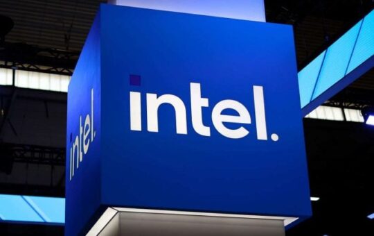 Intel stock hits new all-time highs for first time since 2000