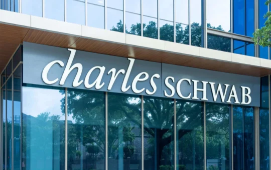 Schwab Crypto Launches Spot Bitcoin and Ethereum Trading in Phased Rollout