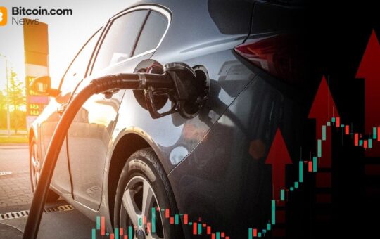 Bitcoin Slides Below $79K as $304M in Crypto Longs Vanish After PPI Shock