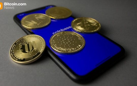 Bitcoin Slides as Coinbase Bitcoin Premium Index Signals Reduced Institutional Accumulation
