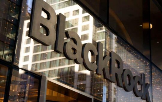 BlackRock says Bitcoin and liquid alternatives gain appeal as 60/40 portfolio loses its edge