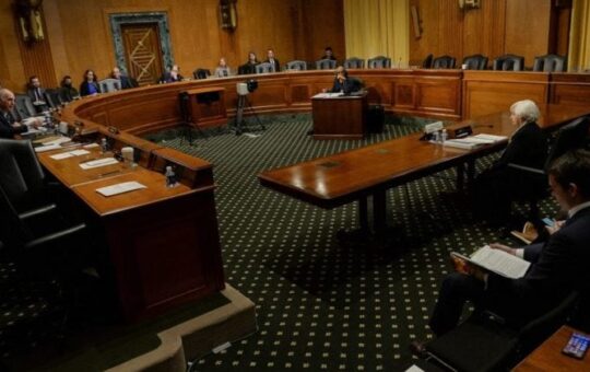 CLARITY Act clears Senate Banking Committee with bipartisan support