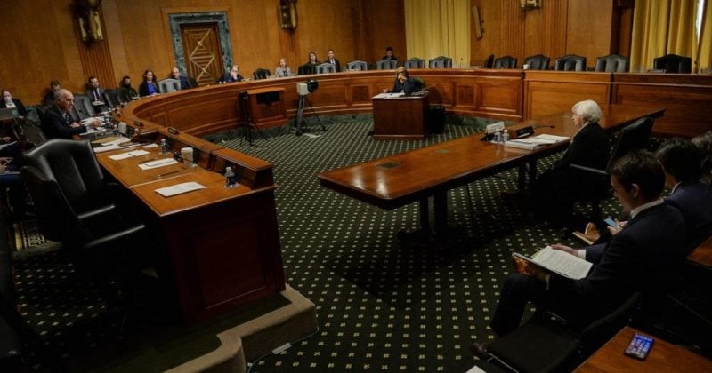 CLARITY Act clears Senate Banking Committee with bipartisan support