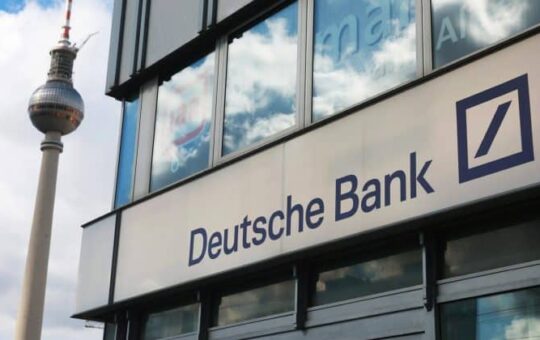 Deutsche Bank lifts Strategy stake to 785,000 shares despite value drop