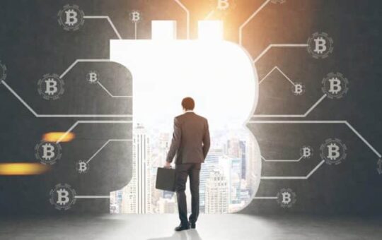 Goldman Sachs exits XRP and Solana ETFs, raises Bitcoin call options stake